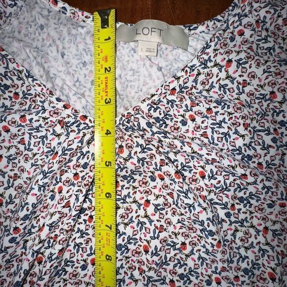 Loft butterfly sleeves perfect this flowy top with easy-going touch of romance. - Picture 13 of 15